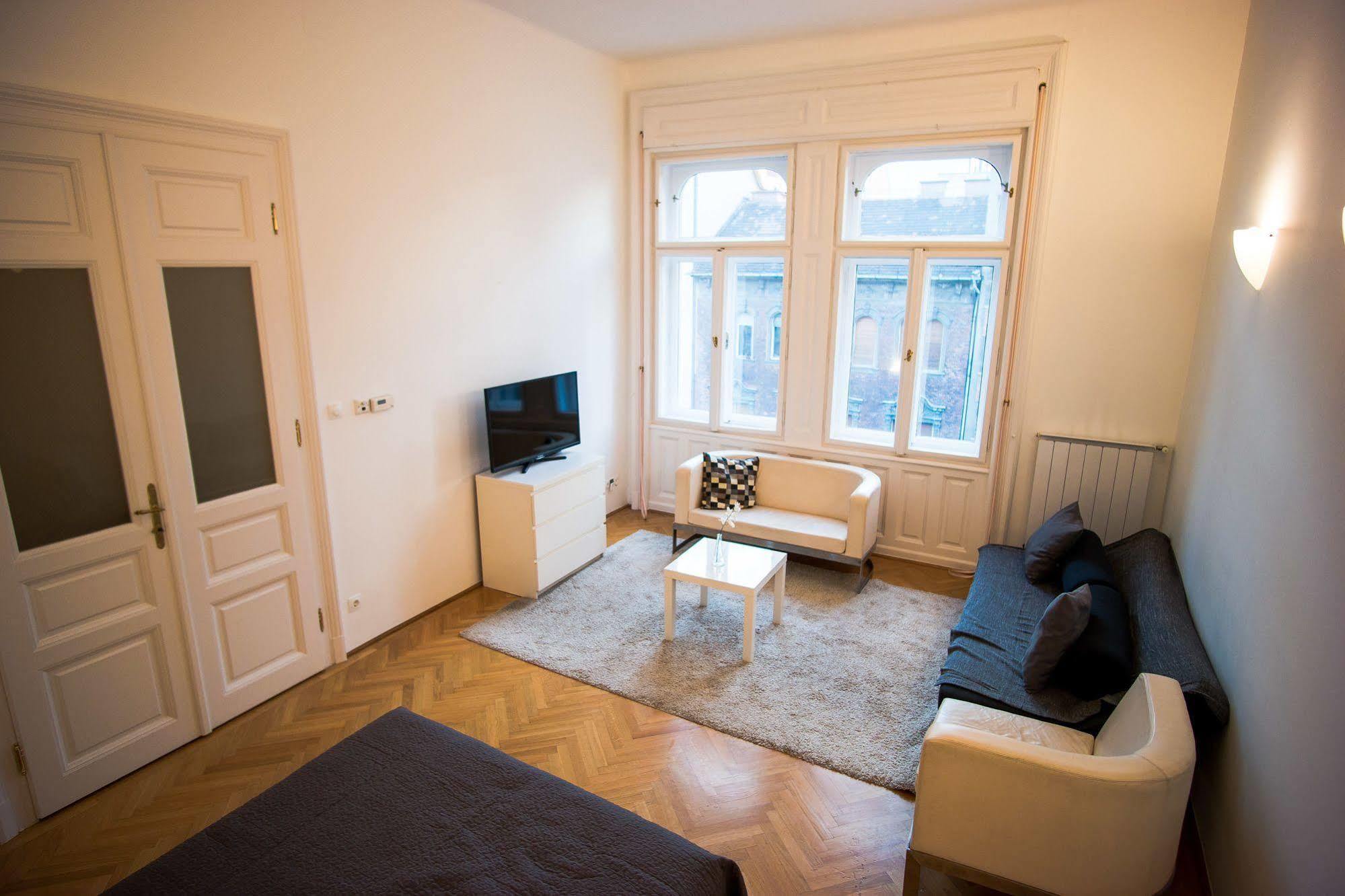 Opera Guesthouse Budapest Bagian luar foto