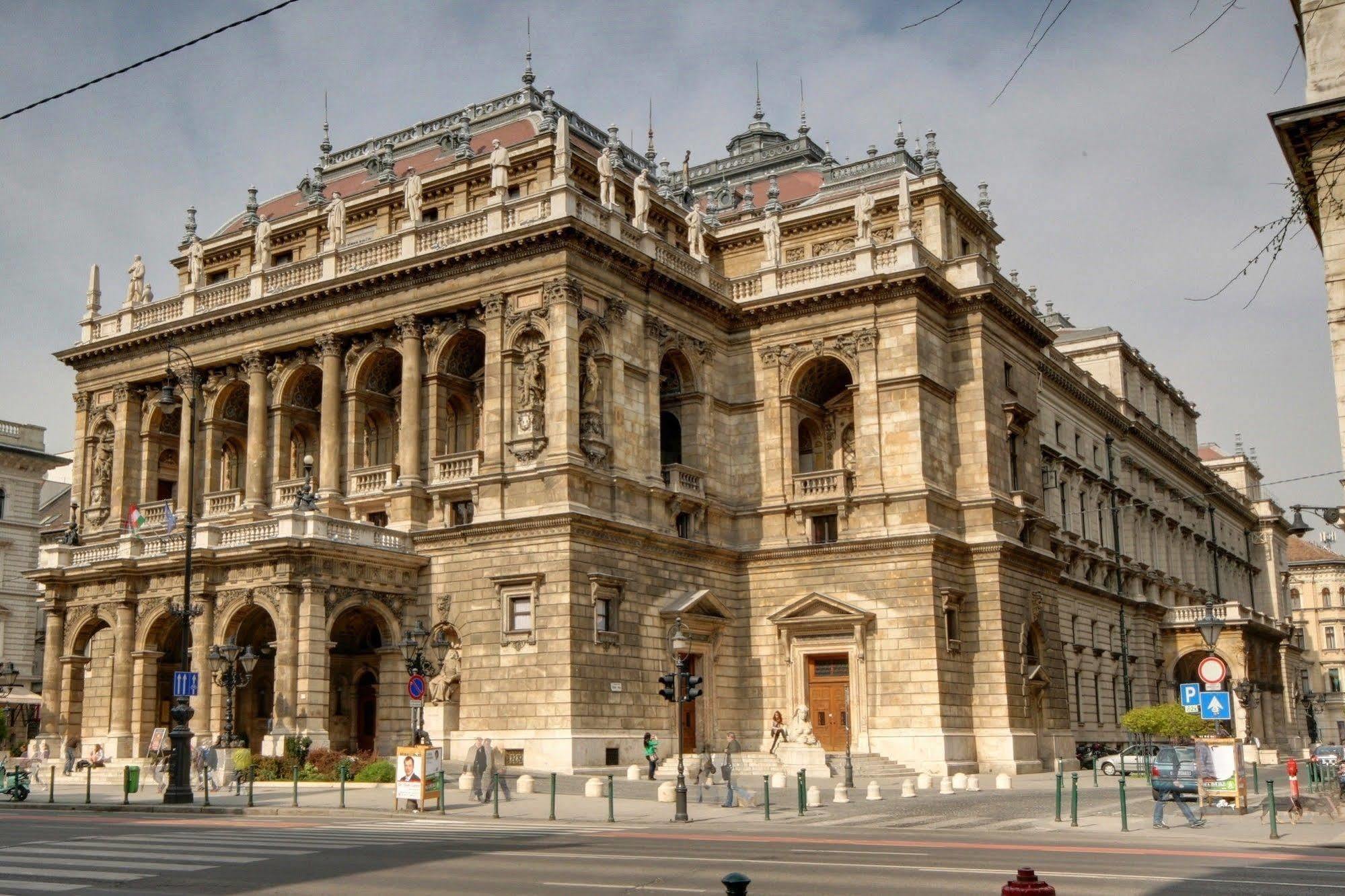 Opera Guesthouse Budapest Bagian luar foto