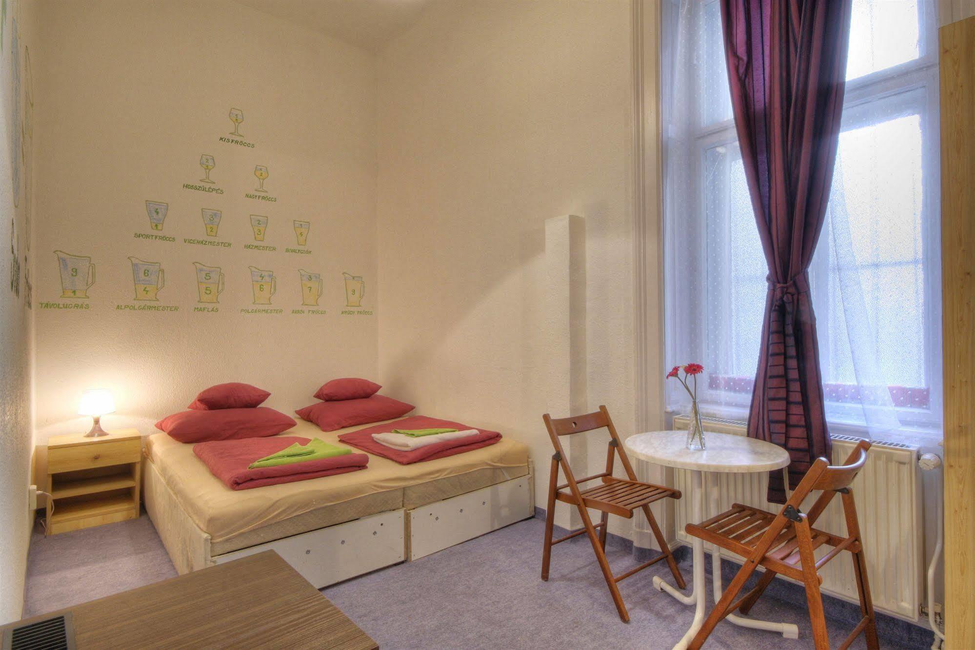 Opera Guesthouse Budapest Bagian luar foto