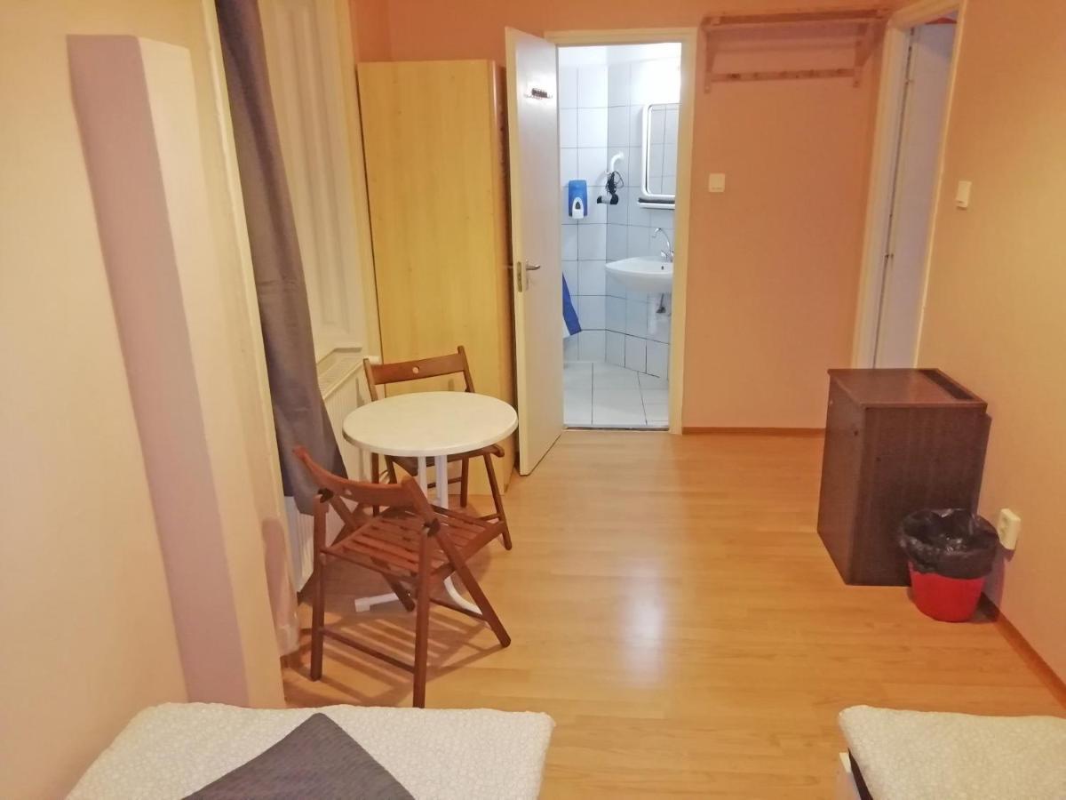 Opera Guesthouse Budapest Bagian luar foto