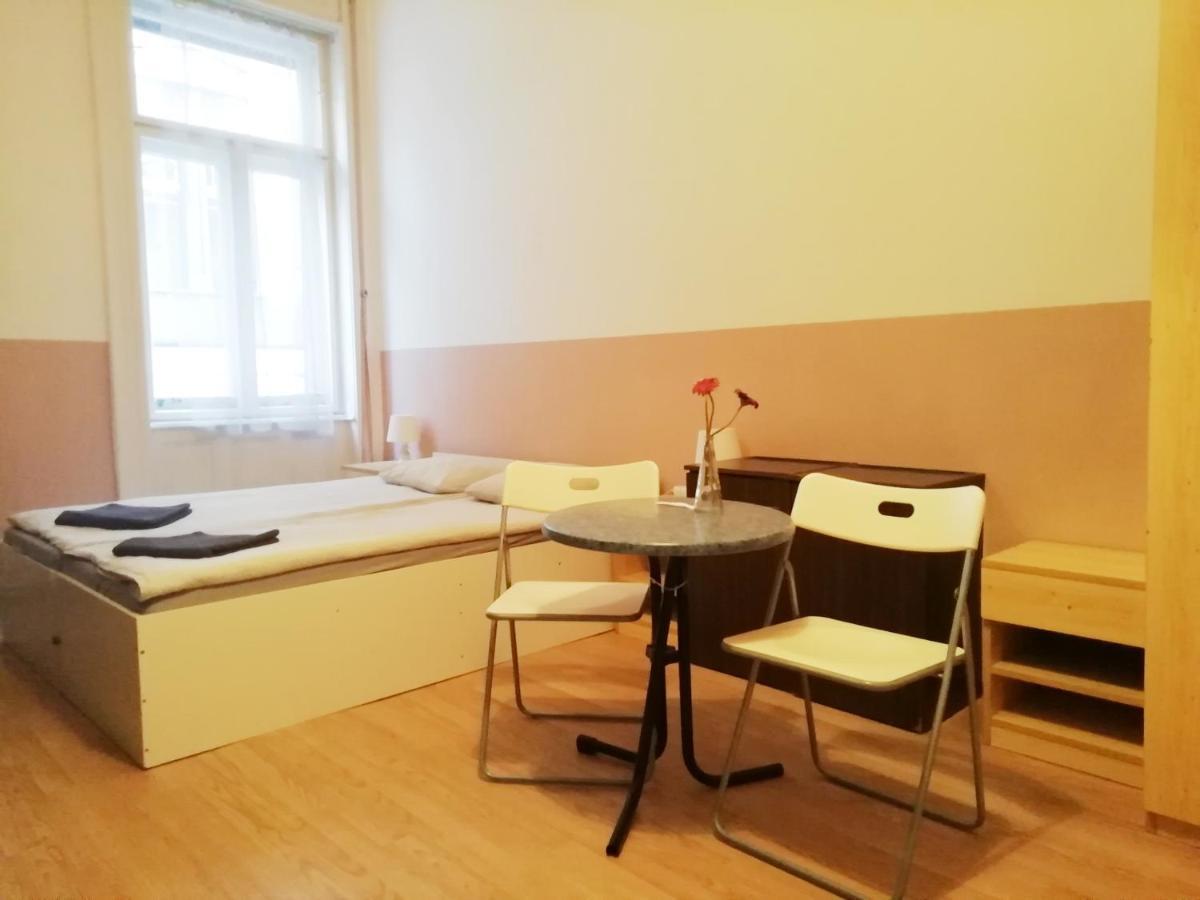 Opera Guesthouse Budapest Bagian luar foto