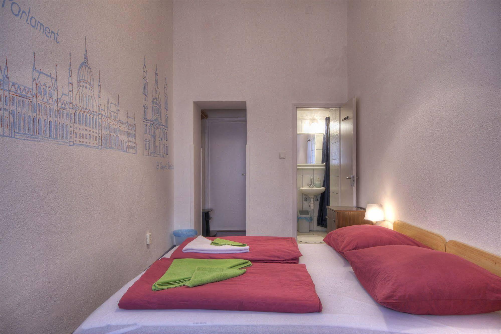 Opera Guesthouse Budapest Bagian luar foto